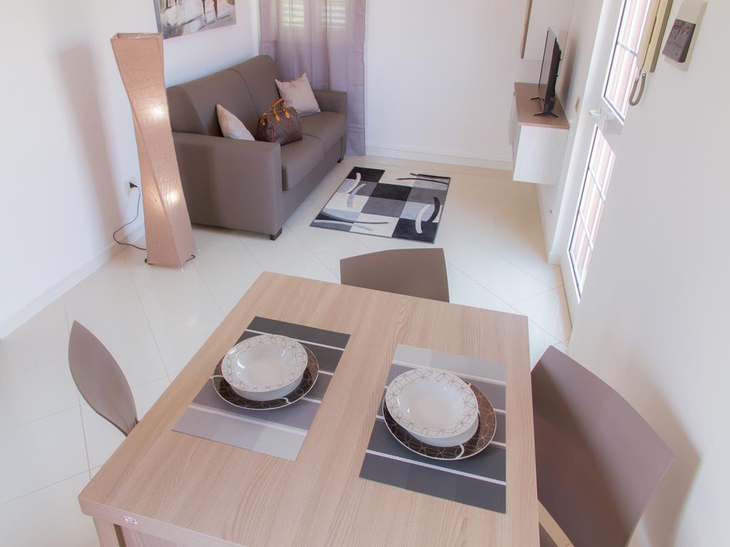 Gelso Bianco Apartments Campofelice di Roccella Kültér fotó
